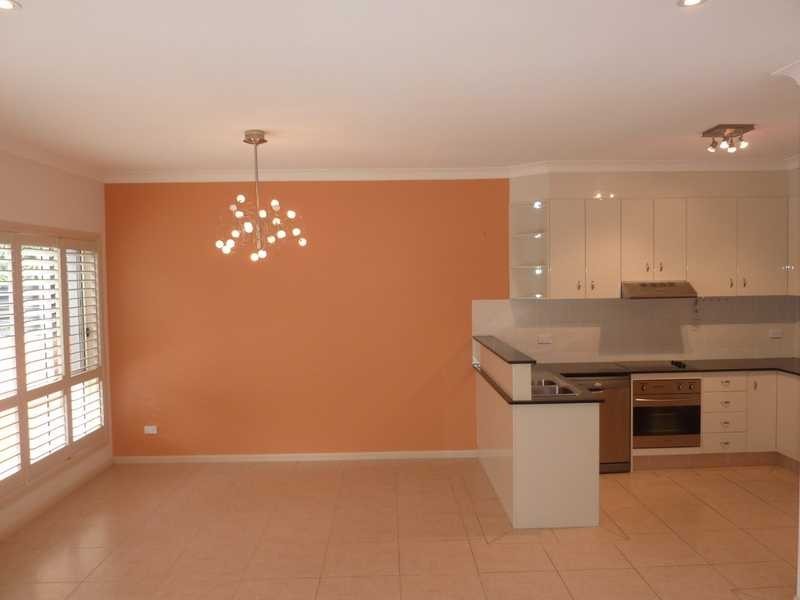 Unit 1/31 Runaway Bay Ave, Runaway Bay QLD 4216