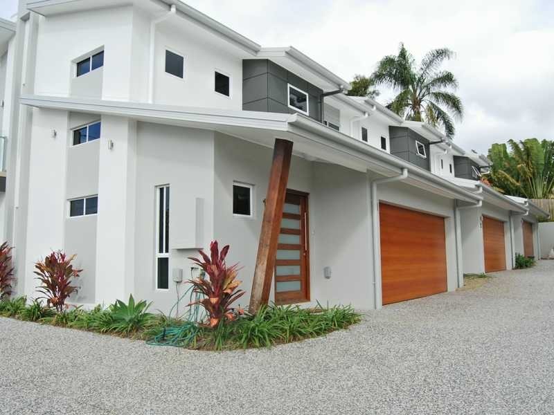 Unit 2/84 Falconer Street, Southport QLD 4215