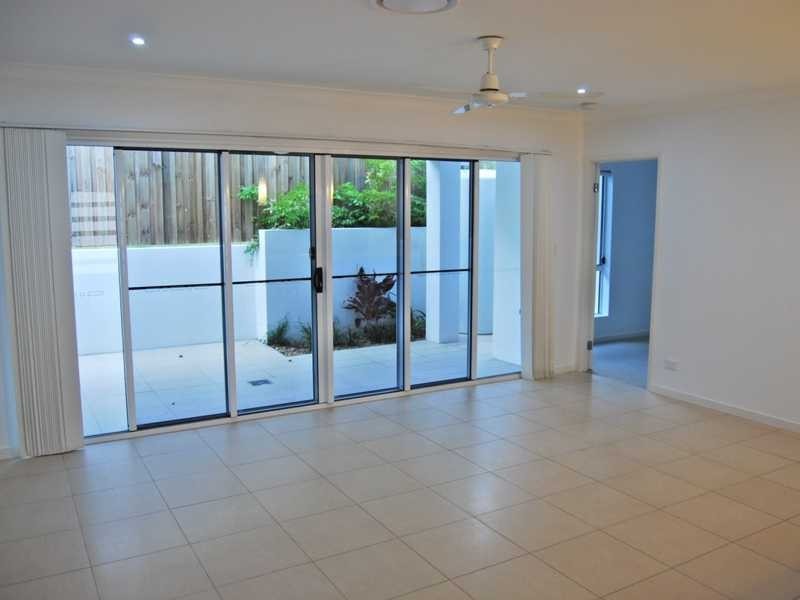 Unit 2/84 Falconer Street, Southport QLD 4215