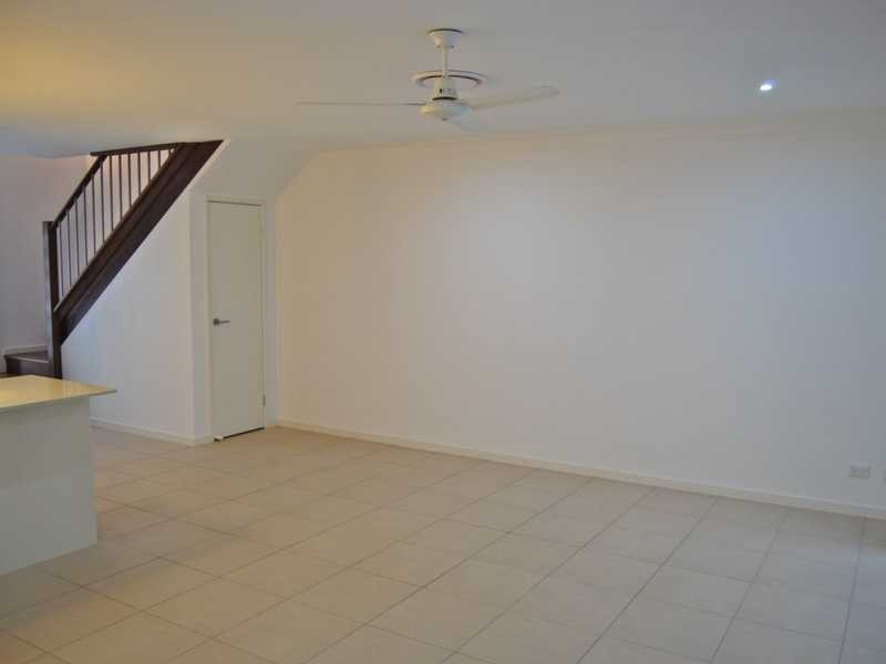 Unit 2/84 Falconer Street, Southport QLD 4215