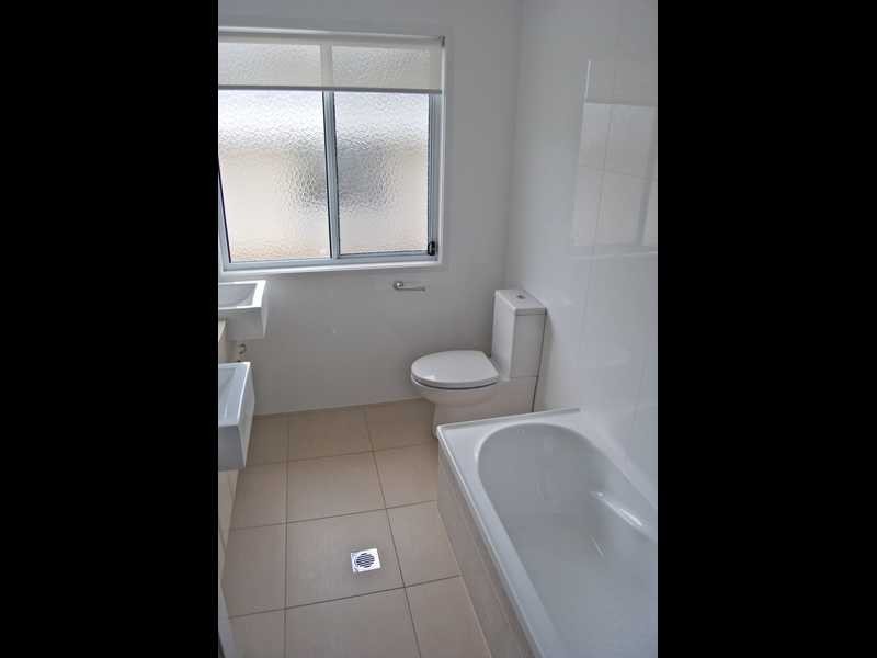 Unit 2/84 Falconer Street, Southport QLD 4215