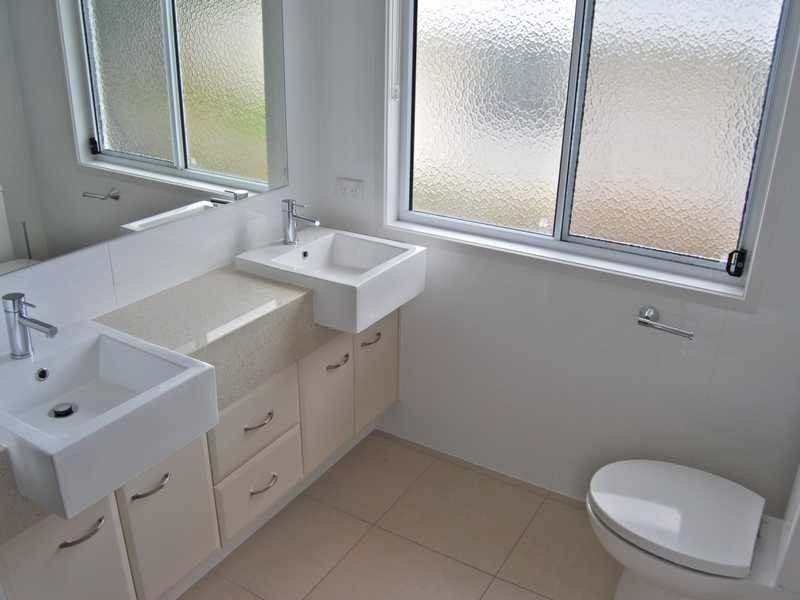 Unit 2/84 Falconer Street, Southport QLD 4215
