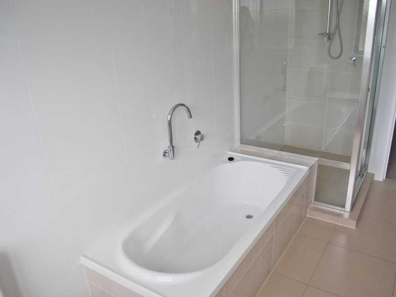 Unit 2/84 Falconer Street, Southport QLD 4215