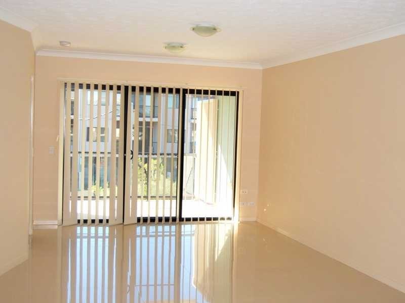 Unit 8/24-26 Parker Street, Labrador QLD 4215