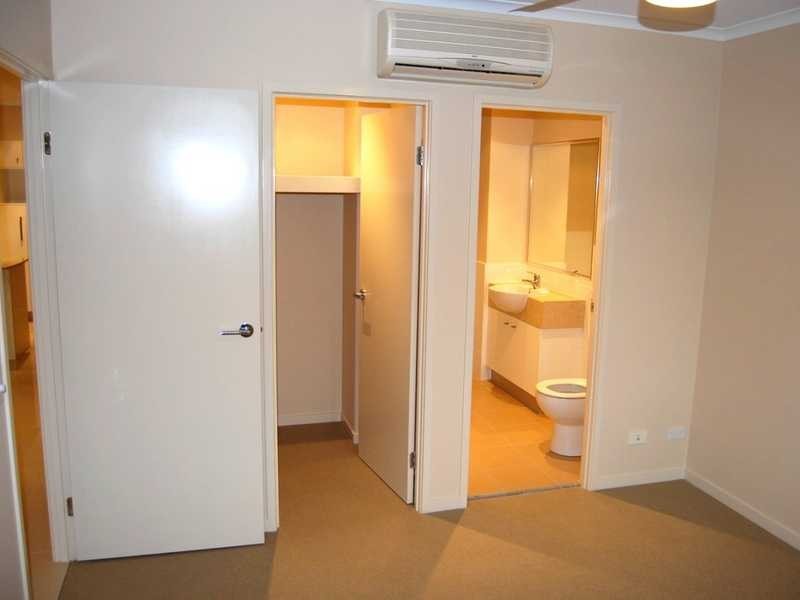 Unit 8/24-26 Parker Street, Labrador QLD 4215
