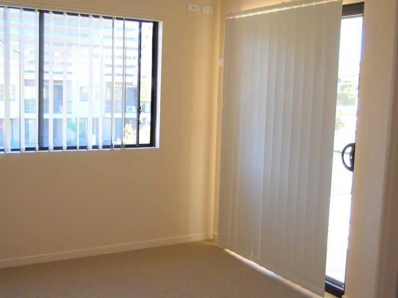 Unit 8/24-26 Parker Street, Labrador QLD 4215