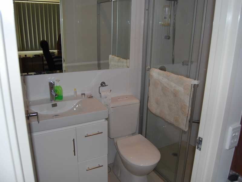 4/4-6 Locke Street, Southport QLD 4215