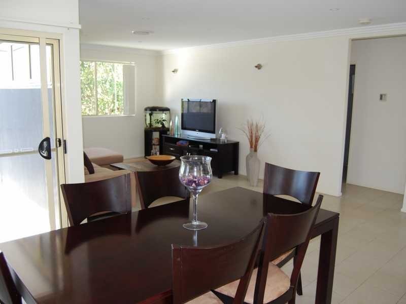 4/4-6 Locke Street, Southport QLD 4215