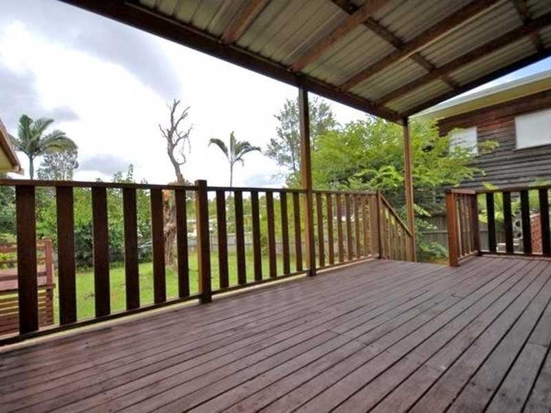 4 Second Avenue, Labrador QLD 4215