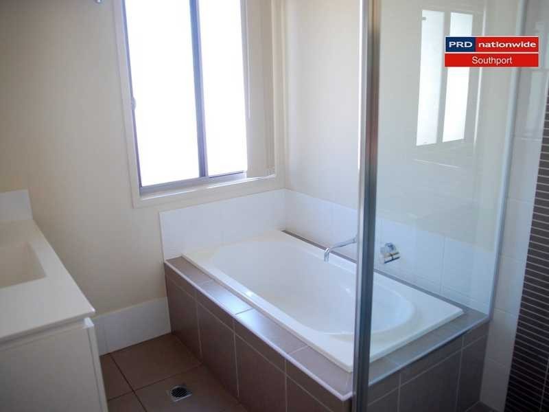 4/136-138 Central Street, Labrador QLD 4215