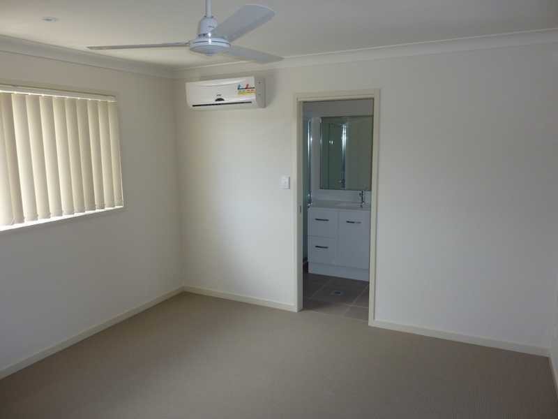 2/136-138 Central Street, Labrador QLD 4215