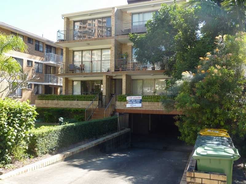 Unit 2/11 Australia Avenue, Broadbeach QLD 4218