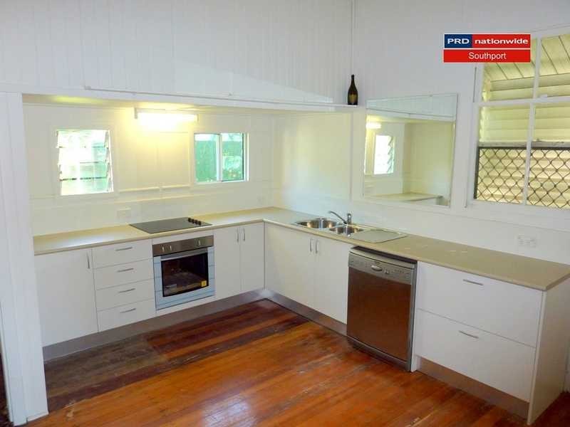 16 Neville Avenue, Southport QLD 4215