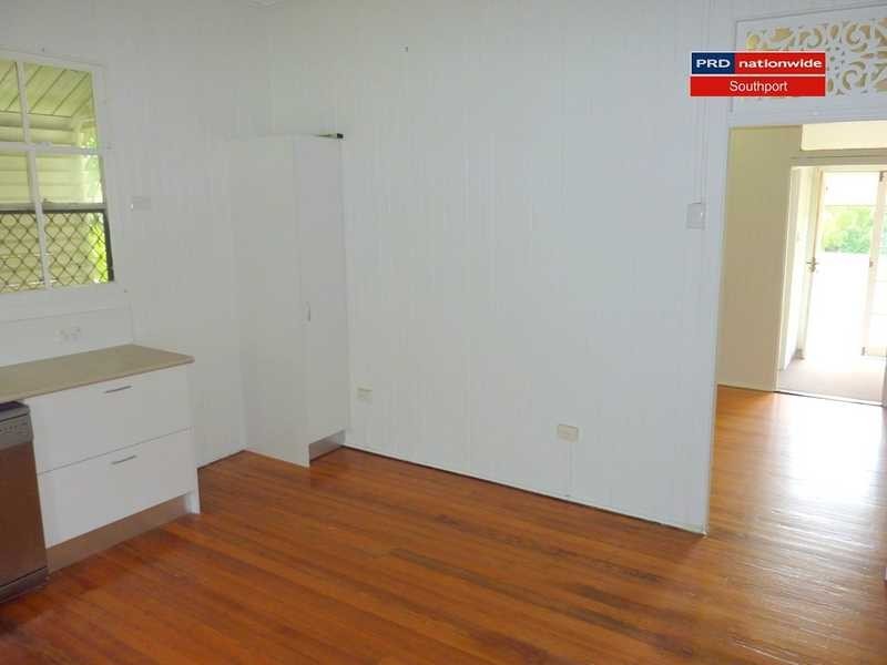 16 Neville Avenue, Southport QLD 4215