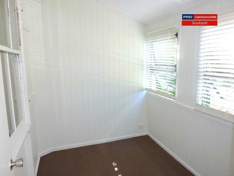 16 Neville Avenue, Southport QLD 4215