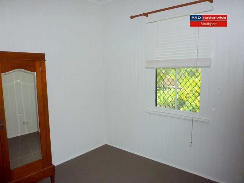 16 Neville Avenue, Southport QLD 4215