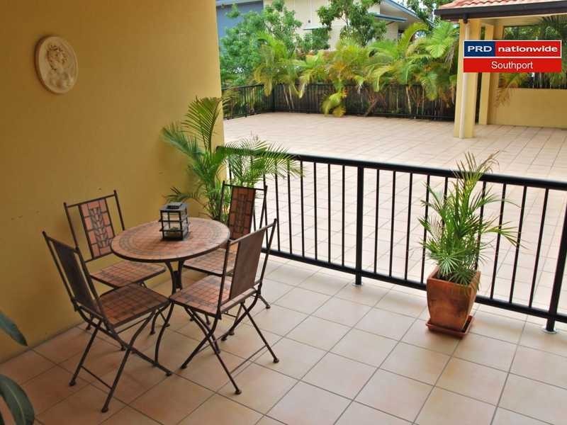 Unit 4/8-10 Lloyd Street, Southport QLD 4215