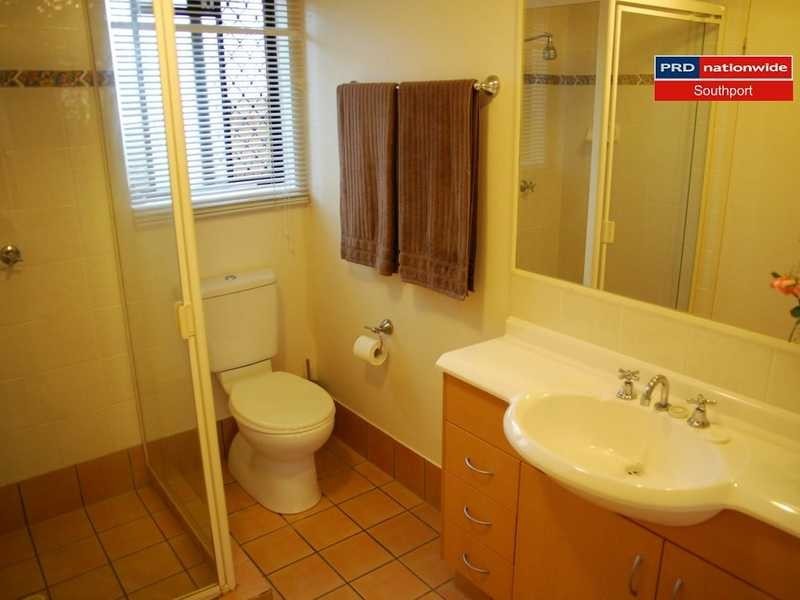 Unit 4/8-10 Lloyd Street, Southport QLD 4215
