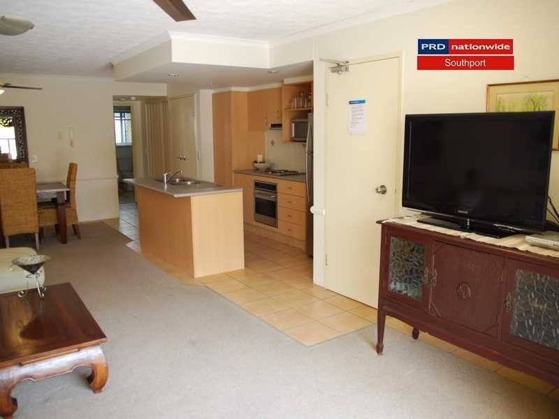 Unit 4/8-10 Lloyd Street, Southport QLD 4215