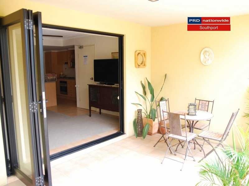 Unit 4/8-10 Lloyd Street, Southport QLD 4215