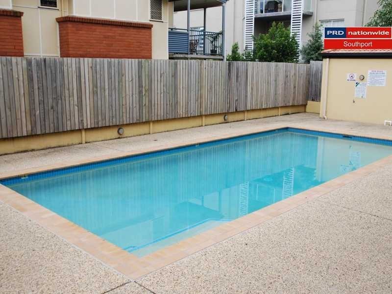 Unit 4/8-10 Lloyd Street, Southport QLD 4215