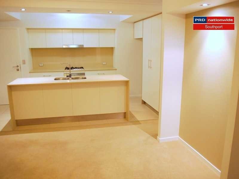 Unit 14/53 Darrambal Street, Chevron Island QLD 4217