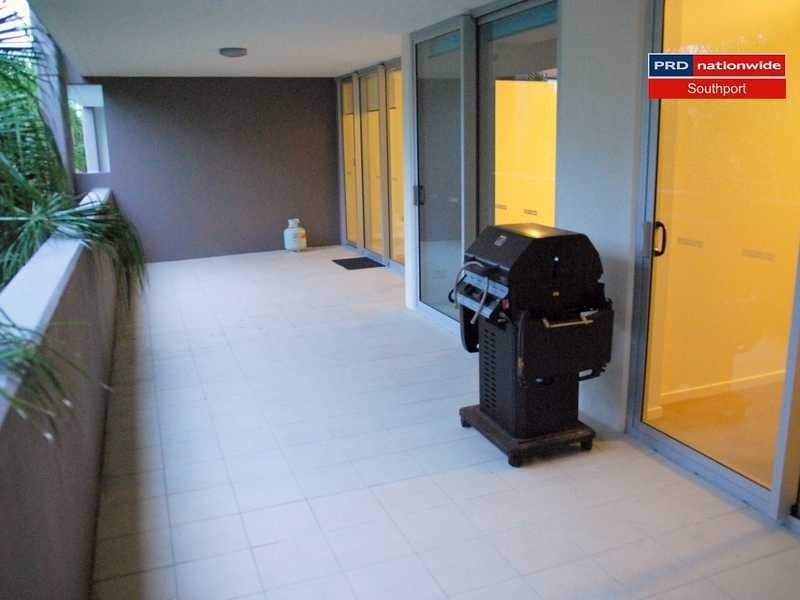 Unit 14/53 Darrambal Street, Chevron Island QLD 4217