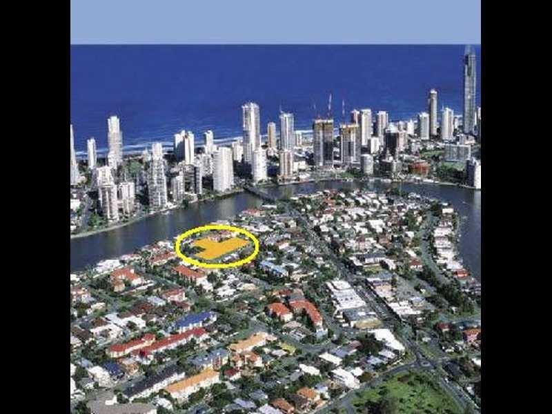 Unit 14/53 Darrambal Street, Chevron Island QLD 4217
