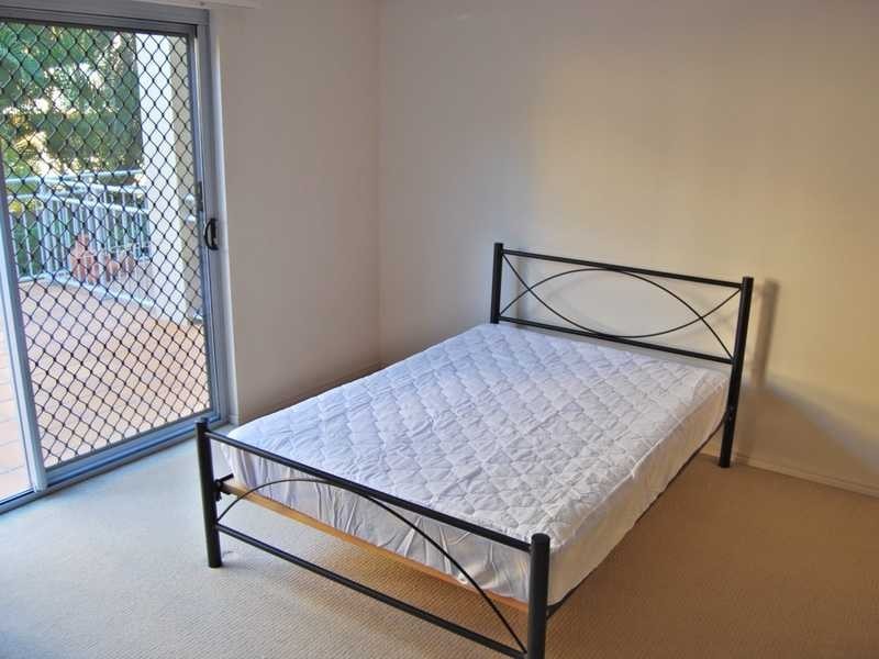 Unit 3/160 High Street, Southport QLD 4215