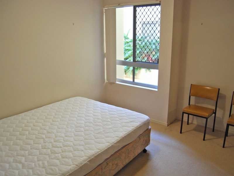 Unit 3/160 High Street, Southport QLD 4215