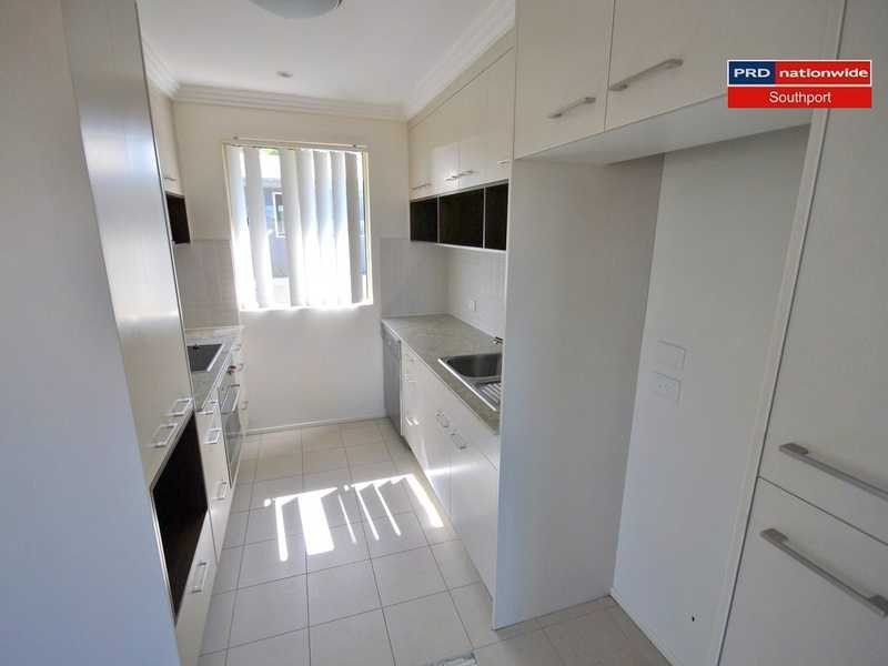 4/4-6 Locke Street, Southport QLD 4215