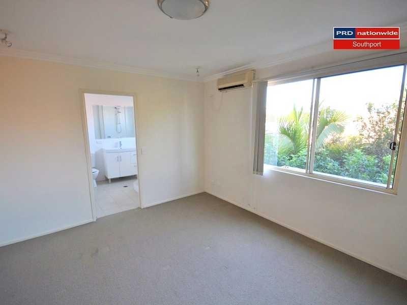 4/4-6 Locke Street, Southport QLD 4215