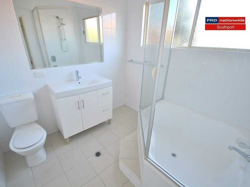 4/4-6 Locke Street, Southport QLD 4215