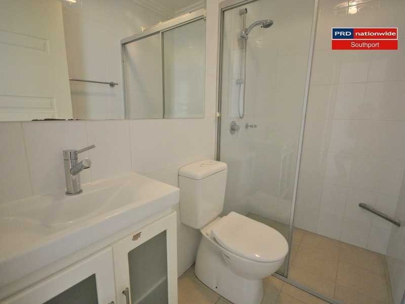 4/4-6 Locke Street, Southport QLD 4215