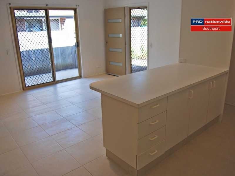 1/185 Central Street, Labrador QLD 4215