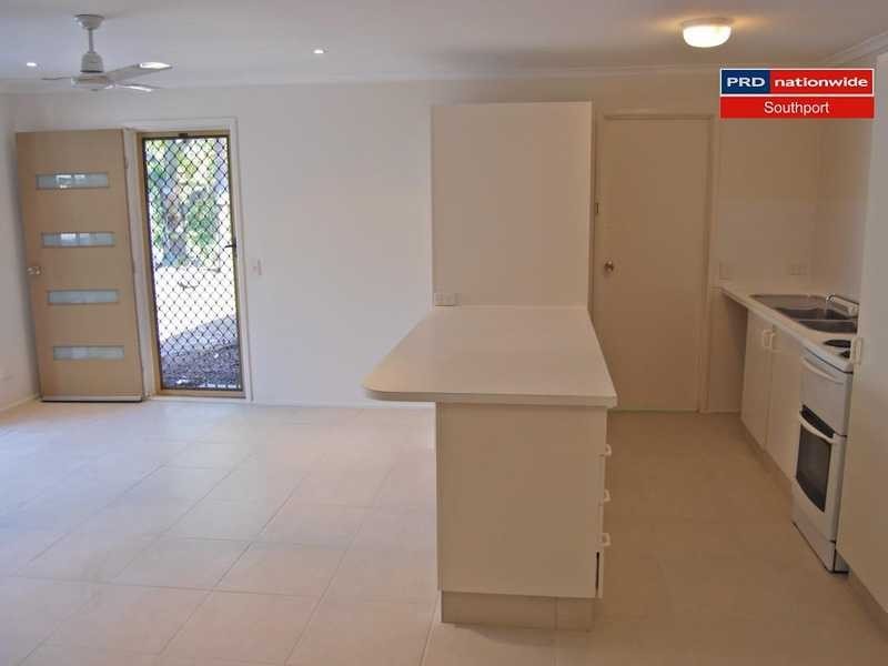 1/185 Central Street, Labrador QLD 4215