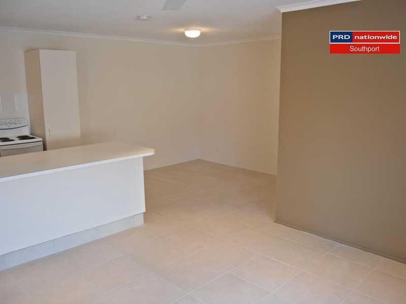 1/185 Central Street, Labrador QLD 4215