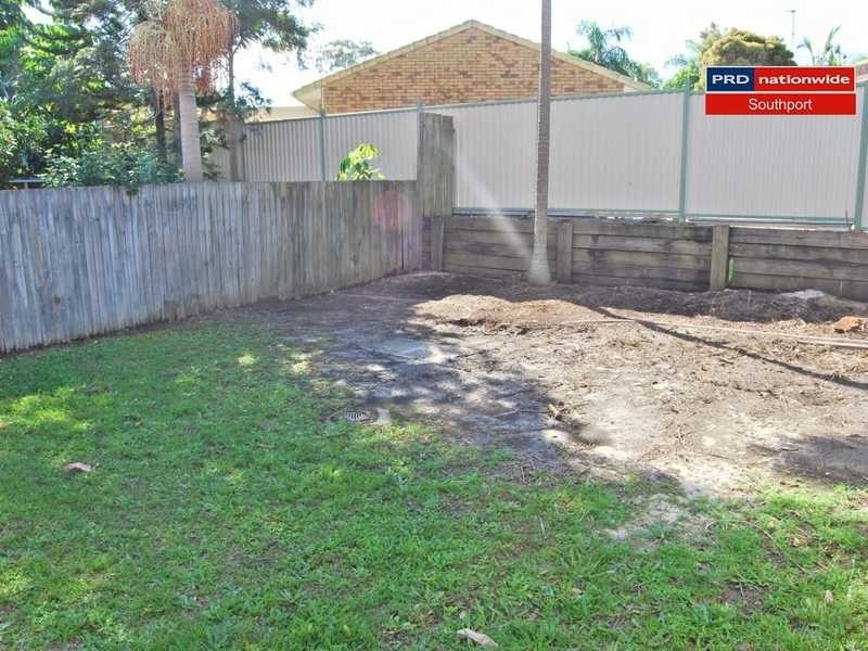 1/185 Central Street, Labrador QLD 4215
