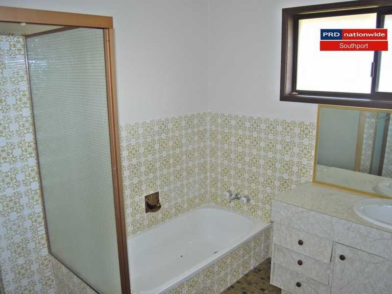 16 Myall Street, Southport QLD 4215