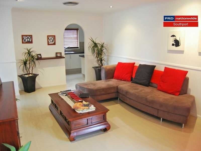 1/5 Avi Court, Labrador QLD 4215