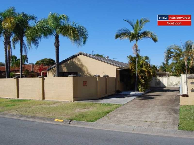 1/5 Avi Court, Labrador QLD 4215