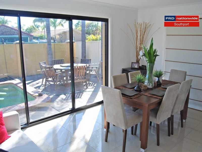 1/5 Avi Court, Labrador QLD 4215