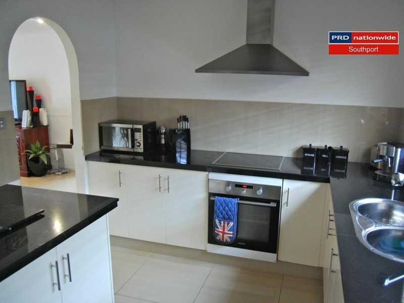 1/5 Avi Court, Labrador QLD 4215