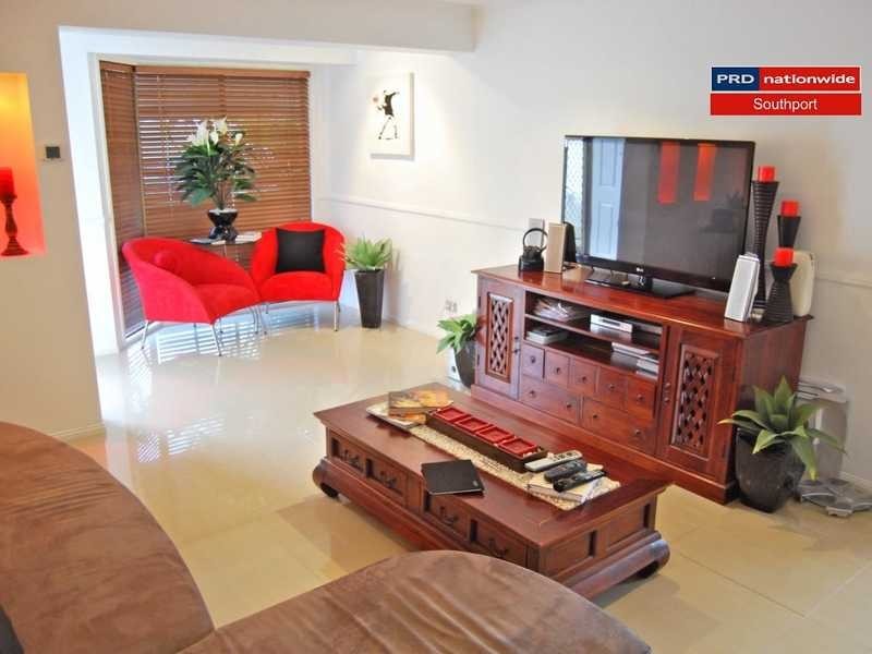 1/5 Avi Court, Labrador QLD 4215