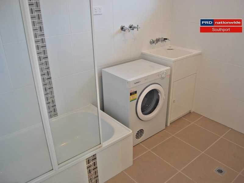 Unit 4/29 Bath Street, Labrador QLD 4215