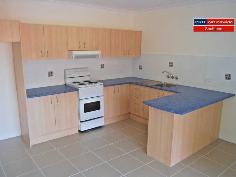 Unit 4/29 Bath Street, Labrador QLD 4215