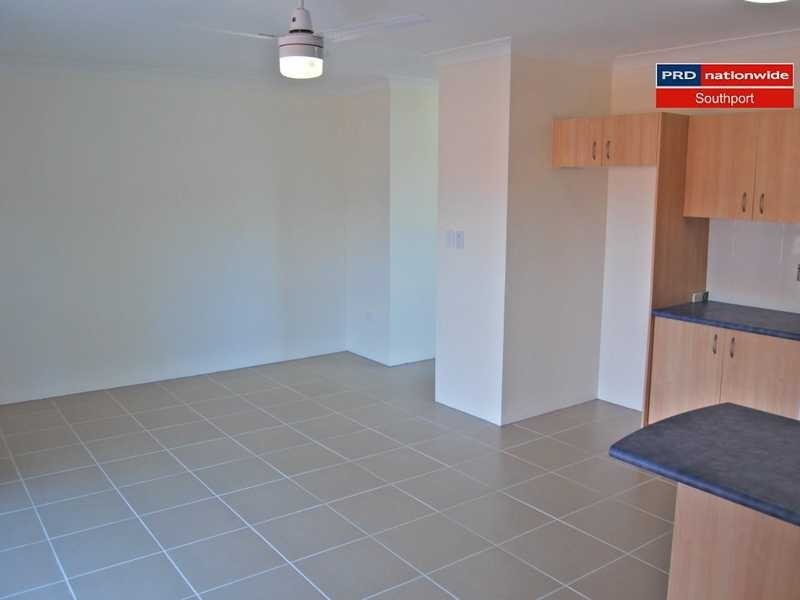 Unit 4/29 Bath Street, Labrador QLD 4215