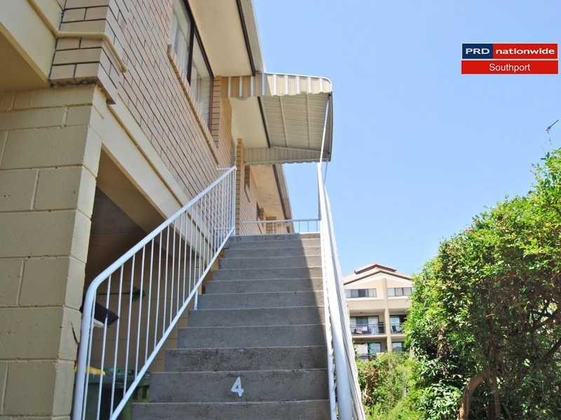 Unit 4/29 Bath Street, Labrador QLD 4215