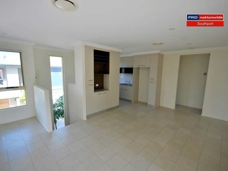 5/4-6 Locke Street, Southport QLD 4215
