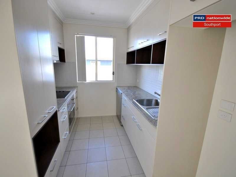 5/4-6 Locke Street, Southport QLD 4215